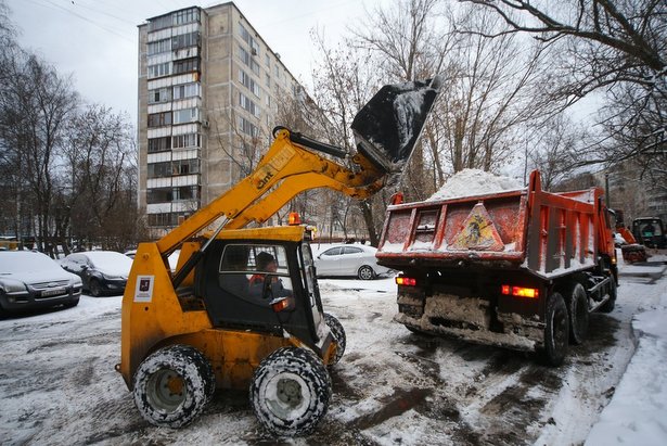 В районе Старое Крюково усилена работа по вывозу снега