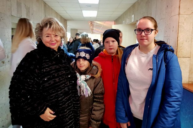 Подопечные Центра поддержки семьи и детства "Зеленоград" посмотрели в Москве ледовый спектакль