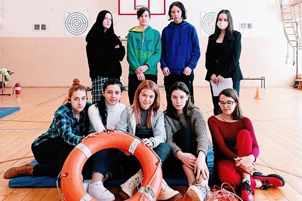 Учащиеся школы №1528 попробовали себя в роли спасателей