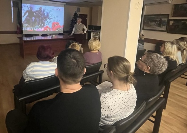 Жители Старого Крюково обсудили подвиги соотечественников на встрече в управе