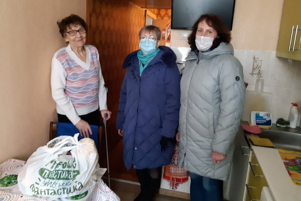 Муниципальные депутаты Старого Крюкова продолжают участвовать в акции «Звонок добра»