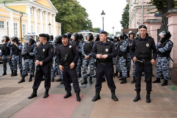 Прокуратура Москвы снова напомнила об ответственности за  участие в незаконных акциях