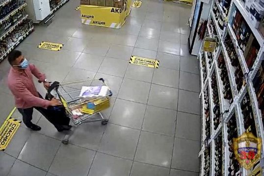 Полиция Зеленограда нашла воров, похитивших алкоголь из магазина на улице Гоголя