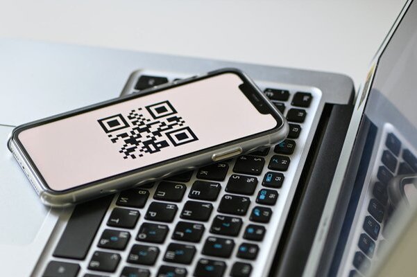 Получить QR-код для посещения «бесковидных» ресторанов в Москве можно на портале mos.ru
