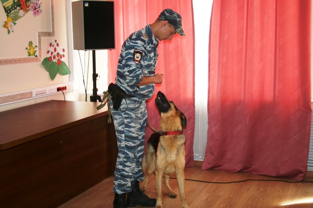 Зеленоградские полицейские провели профилактическую беседу с подростками