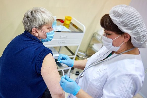 В Москве врачи развеяли мифы о вакцинации от COVID-19