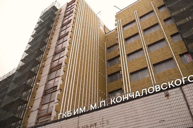 Капитальный ремонт поликлиники в девятом микрорайоне выполнен почти на 60%