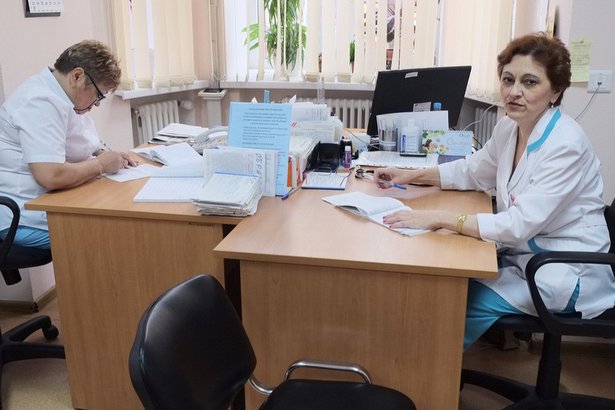 Роспотребнадзор советует обращаться к врачу при гриппе