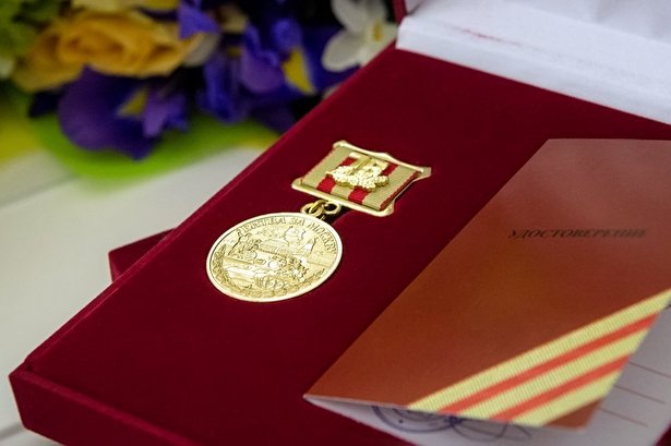 Собянин возложил цветы к Могиле Неизвестного Солдата