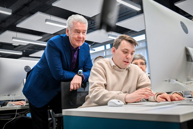 Собянин: Преподавателей московских колледжей начали обучать ИТ