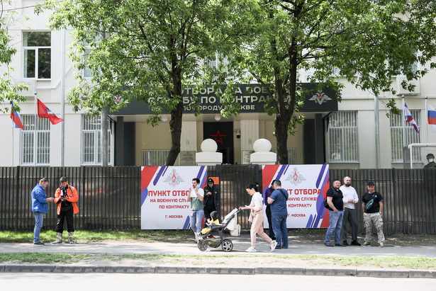 Будущие контрактники рассказали о сподвигнувших их записаться на службу причинах