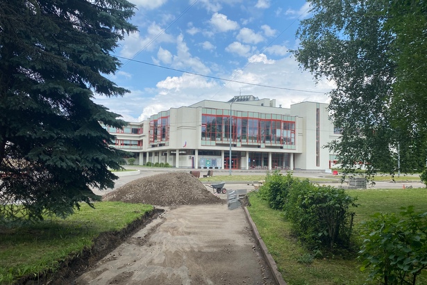 Ремонтные работы на площади Колумба планируют завершить в августе