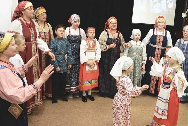 «Творческий лицей» познакомит ребят с народными играми и хороводом