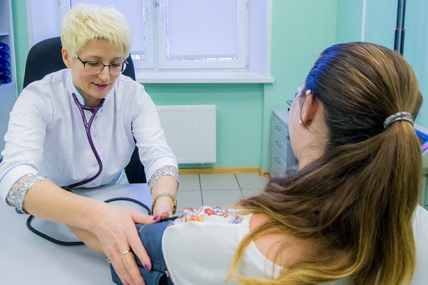 Депутат МГД Самышина рассказала о возвращении поликлиник к штатному режиму работы