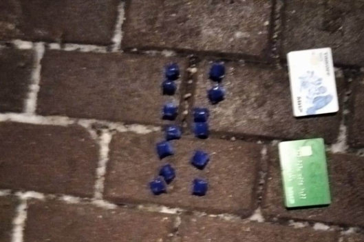 Наркозакладчица выдала себя нервным поведением при встрече с полицейскими