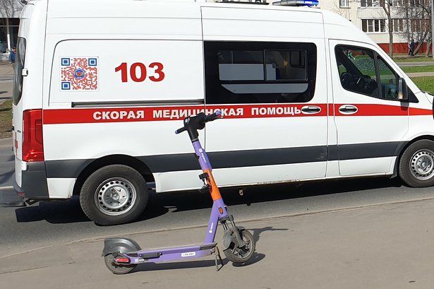 Пожилая зеленоградка попала в больницу после наезда водителя электросамоката