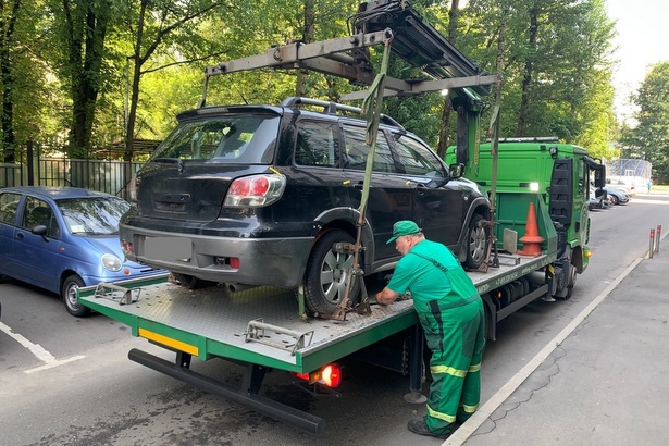 В Старом Крюково арестовали автомобиль должника за ЖКУ