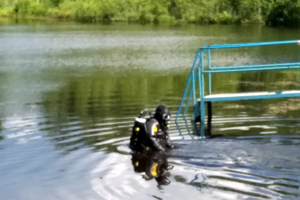 Зеленоградские купальные зоны отдыха обследовали водолазы