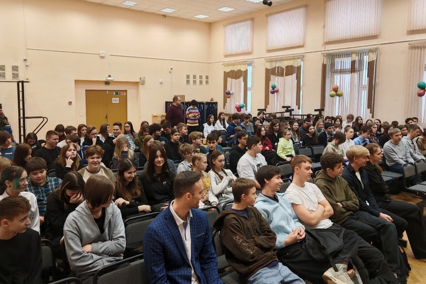 Школьникам Старого Крюково напомнили о правилах обращения с пиротехникой