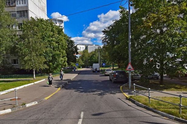 До конца года на дороге внутри девятого микрорайона нанесут новую разметку