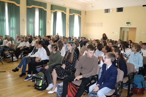 В школе Старого Крюково прошла акция, посвященная событиям в Беслане