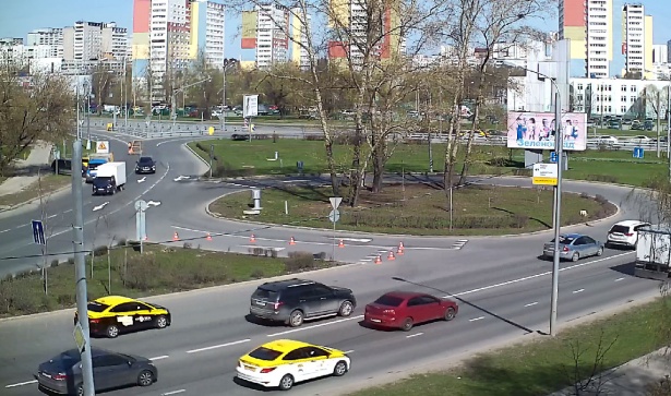 В Старом Крюково сегодня обновляют дорожную разметку