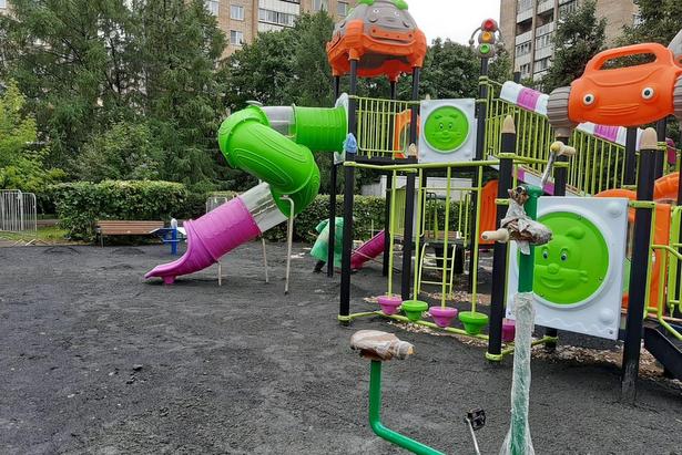 В Старом Крюково работы по программе "Мой район" находятся в стадии кульминации