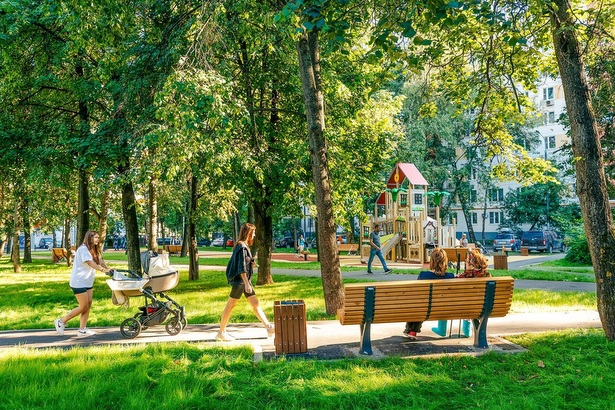 В районе Старом Крюково привели в порядок двор у корпуса 856
