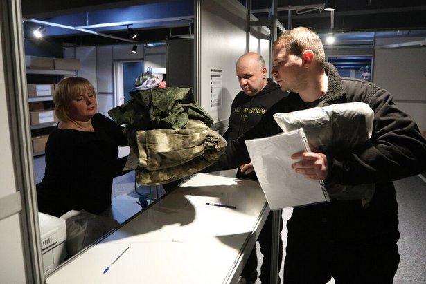 Собянин посетил городской Центр поддержки семей мобилизованных
