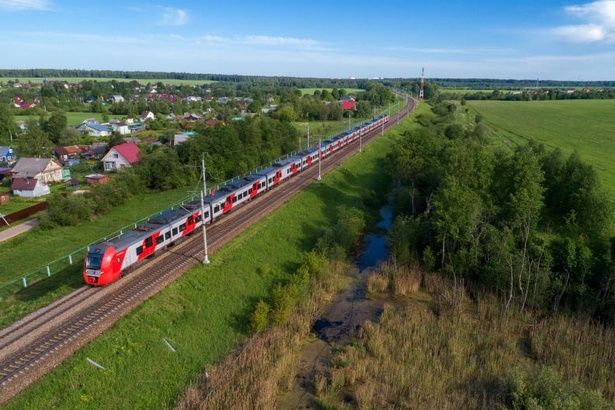 Пассажиров Ленинградского направления ОЖД предупреждают о массовых отменах электричек