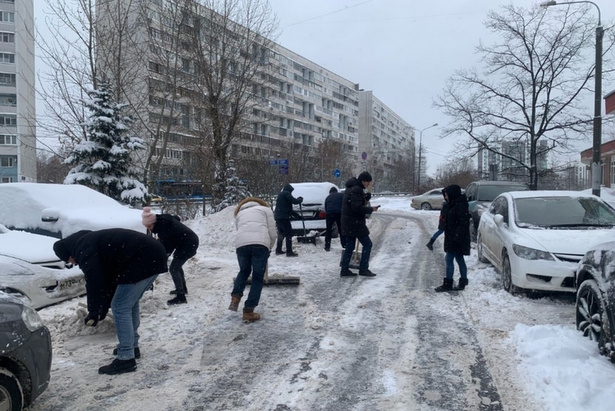 В уборке от снега территорий Старого Крюково задействованы дополнительные силы
