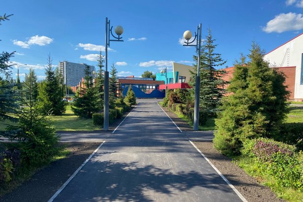 В районе Старое Крюково завершается благоустройство школьного двора