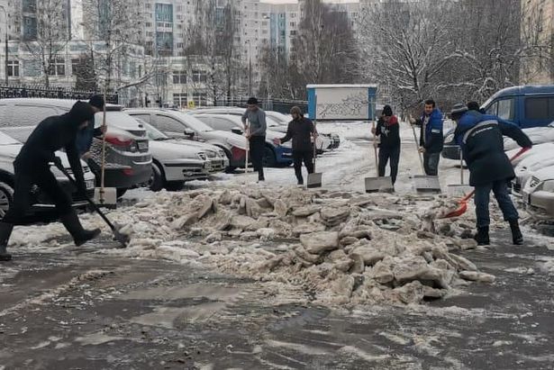 Уборкой территорий Старого Крюково занимаются более 80 дворников