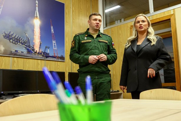 Анна Семенович встретилась с контрактниками в Едином пункте отбора на военную службу