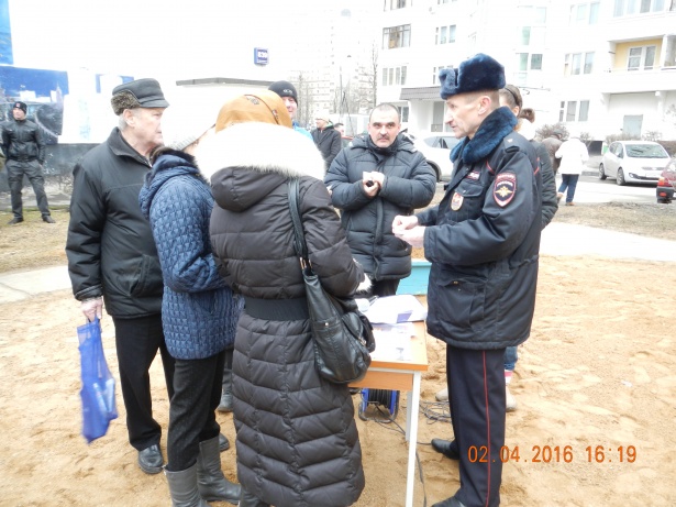 В Старом Крюково прошла первая отчетная встреча участкового с жителями