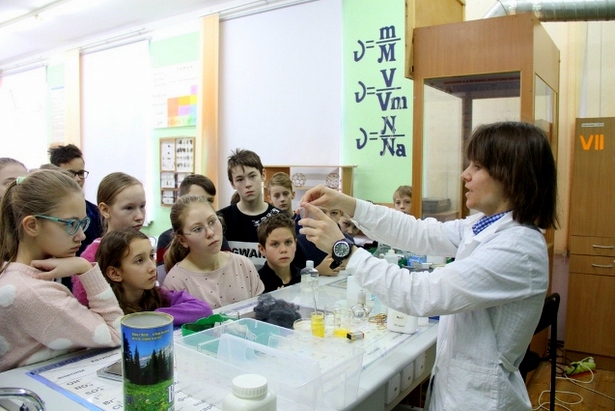 В зеленоградской школе № 853 прошла научная игра «Путешествие в Scienceville»