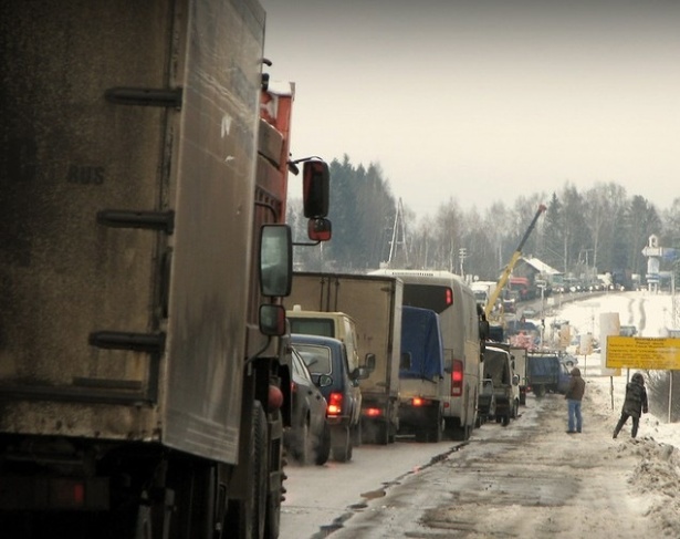 Старая Ленинградка встала в пробках после введения платы на М-11