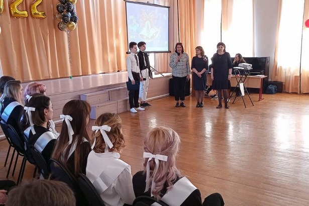 Члены Общественного совета Старого Крюково поздравили выпускников с началом очередного этапа в жизни