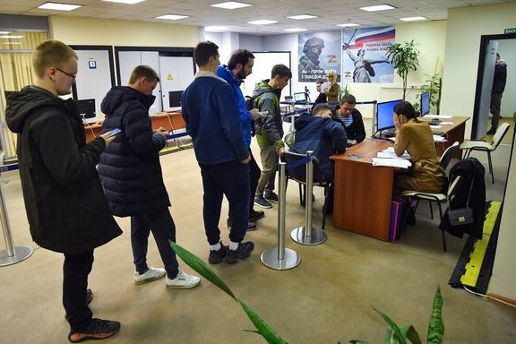 Герой Советского Союза Владимр Горовой напутствовал мобилизованных москвичей