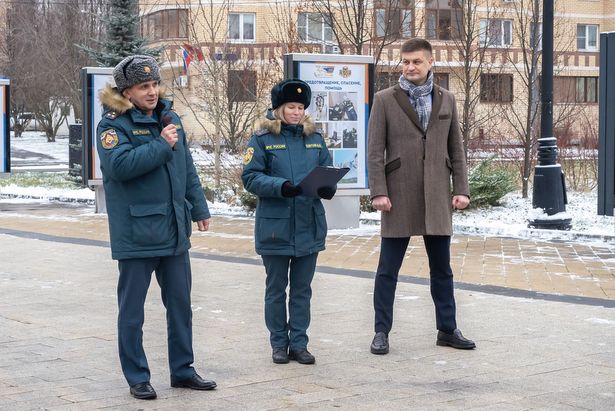 В Зеленограде открыли фотовыставку, посвященную 35-летию МЧС России