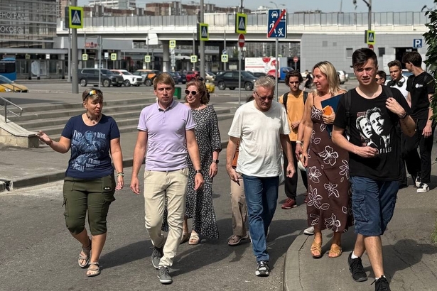 Участники субботнего обхода обсудили благоустройство и содержание дворов 8-го микрорайона
