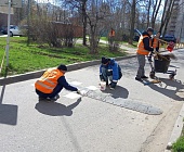 В период длинных майских праздников коммунальщики  поддерживали дворовые и придомовые территории в надлежащем санитарном состоянии