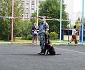 В преддверии профессионального праздника полицейские ППС пообщались с детьми