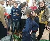 Школьники из Старого Крюково познакомились с работой военных кинологов