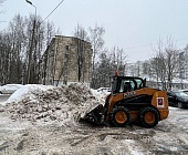 В Старом Крюково для уборки территории от снега и наледи активно привлекается механизированная техника