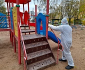 В Старом Крюкове продезинфицировали детские площадки