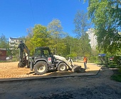 В Старом Крюково продолжаются работы на дворовых территориях в рамках благоустройства 2022 года