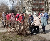 Коммунальщики и жители Старого Крюково провели генеральную уборку территорий района