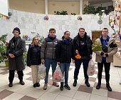 Молодогвардейцы поздравили зеленоградок с Международным женским днем